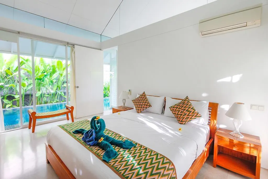 White Villa Seminyak   Seminyak (Bali)